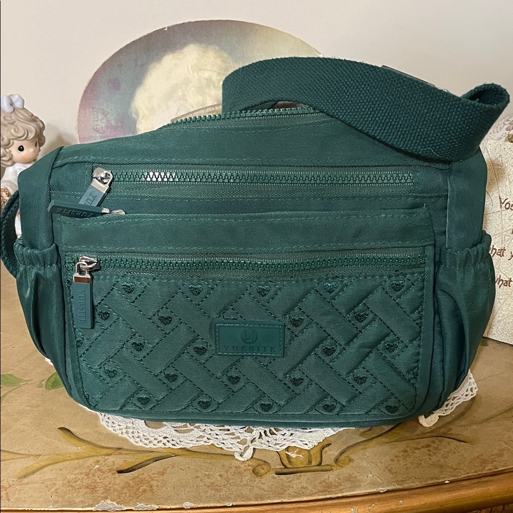 Yuesite Teal Quilted Crossbody bag. Purse . New without tags
